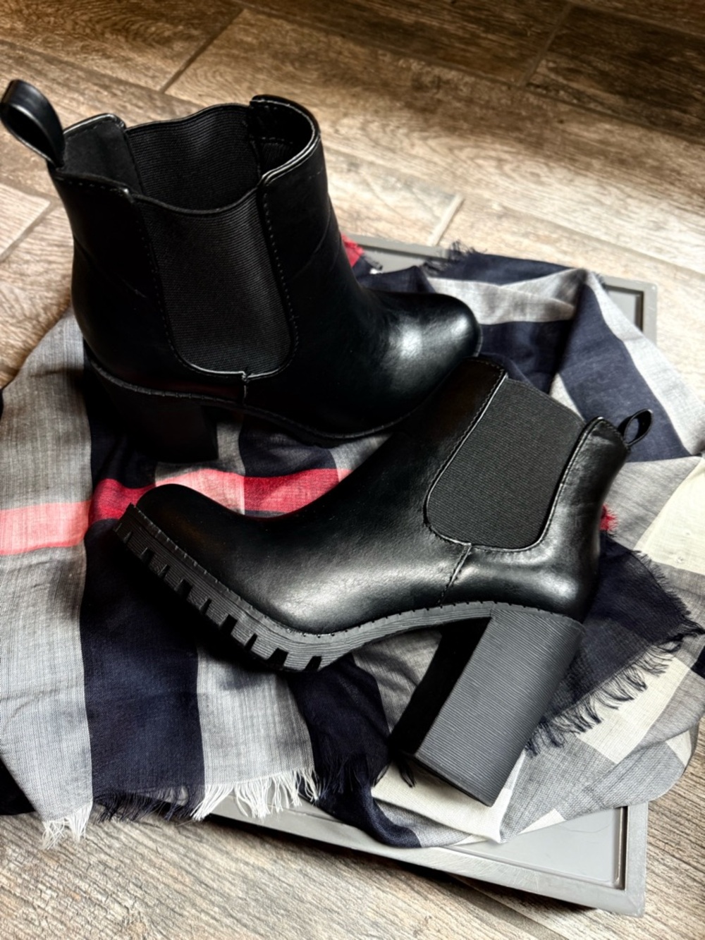 Black Leather Chelsea Block Heel Ankle Boots